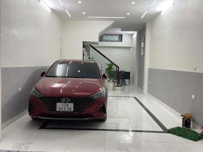 65m 6 tầng mặt tiền 9.5m phân lô ô tô đỗ cửa phố hoàng quốc việt cầu giấy. chủ ngợp ngân hàng nên 0