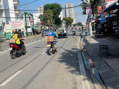 Nhà mặt tiền lớn, đường huỳnh tấn phát, 4 tầng, nhà mới, 5x28m,  140m2 , lộ 20m, nhĩnh 11 tỷ 3