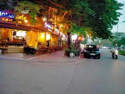 Bán biệt thự mặt hồ thành phố giao lưu, 368m2, lô góc giá 109tỷ 2