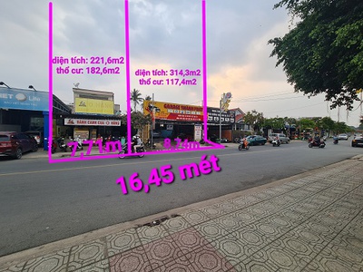 Chúng tôi cần bán gấp mảnh đất và căn nhà ở trung tâm thành phố tân uyên bình dương  tổ 2 khu phố 3