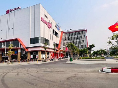 Chúng tôi cần bán gấp mảnh đất và căn nhà ở trung tâm thành phố tân uyên bình dương  tổ 2 khu phố 4