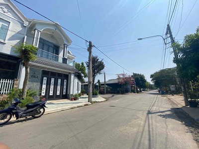   Chủ muốn chuyển về quê ở bán gấp nhà 1 trệt 1 lầu ở Nguyễn Thị Lắng 125,1m2, giá 490 triệu 6