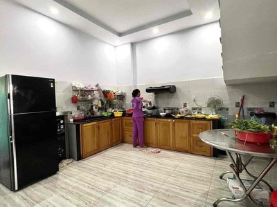   Chủ muốn chuyển về quê ở bán gấp nhà 1 trệt 1 lầu ở Nguyễn Thị Lắng 125,1m2, giá 490 triệu 1