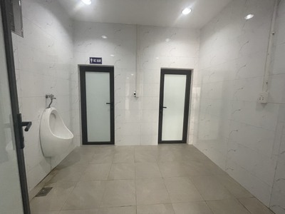 Cho thuê nguyên căn độc lập 1 tầng tuyến 2 Lê Hồng Phong đường rộng mênh mông 2