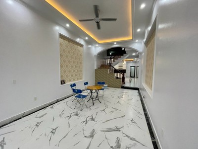 Cho thuê nguyên căn 4 ngủ tại Văn Cao  oto đỗ cửa 0
