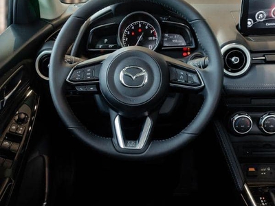 New Mazda 2 sẵn xe giao ngay, đủ màu, tặng hàng loạt phụ kiện cao cấp. 1