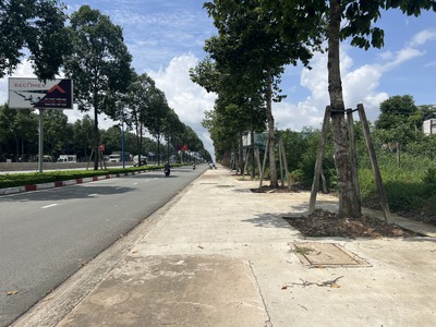 Bán đất full thổ cư 420m2 20x21  đường nhựa rộng,sát chợ, gần KCN trường học, sổ hồng riêng 2