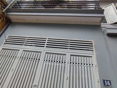 Bán nhà hoàng sâm: 33mx 5 tầng, ngõ rộng, thông- giá 3,28 tỷ 0