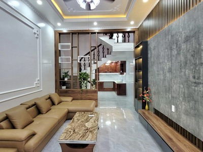 Nhà 3.5 tầng 40m2 - ngõ nông đường Miếu Hai Xã chỉ hơn 2 tỷ 0