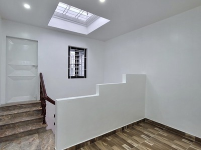 Nhà 3.5 tầng 40m2 - ngõ nông đường Miếu Hai Xã chỉ hơn 2 tỷ 4