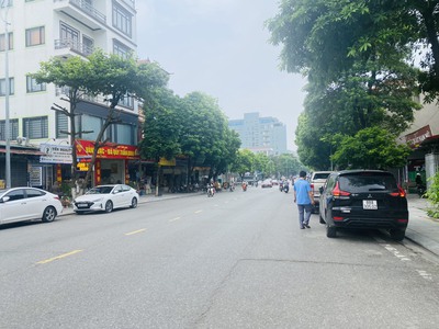 Cho thuê nhà mặt phố Tôn Đức Thắng, Vĩnh Yên, Vĩnh Phúc. 3 tầng giá 20 triệu 4