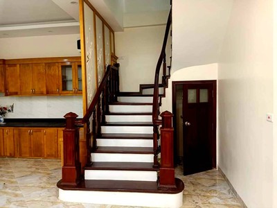 Nhà riêng Định Công Thượng, 50m2 x 4 tầng, mt 4m, oto đỗ cửa, 14tr/th 3