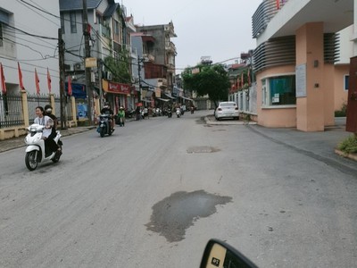 Siêu phẩm dân xây ngọc thụy - ôtô tránh - ôtô đỗ cửa vào nhà - hàng xóm khải sơn - khu vực toàn tây 0