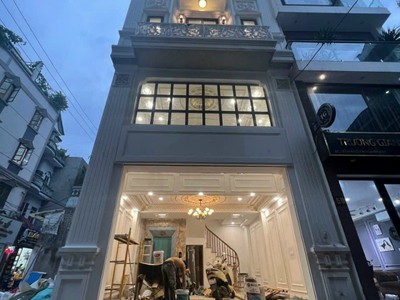 Nhà phố nguyễn sơn, thang máy đẹp như mơ, toàn nội thất xịn xò, kinh doanh ô tô tránh. 0