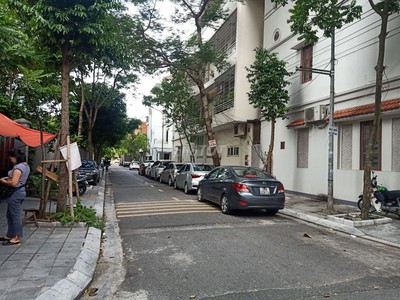 Cho thuê nhà ngõ 3 phố Phạm Tuấn Tài. Diện tích 65m2 x 4 tầng, ngõ rộng để ô tô, xe máy 0