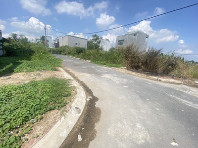 Đất thổ cư 150m2 ngay mt đường Nguyễn Trung Trực, Bình Chánh shr giá 700tr 0