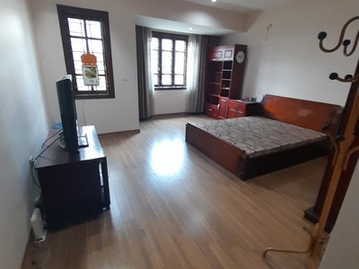 Nhà ngõ 1 phố Nghĩa Tân - Diện tích 80m2 xây dựng 3.5 tầng, nhà đẹp có nội thất, đủ điều hòa 0