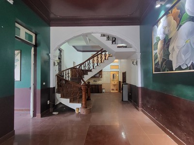 Bán nhà 3 tầng lô góc 92m2 phố Tô Vũ, Văn Cao phù hợp kinh doanh buôn bán 4