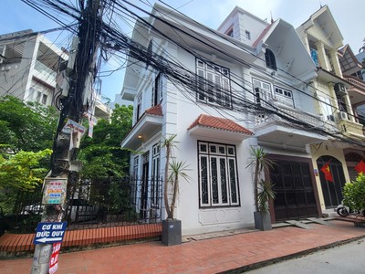 Bán nhà 3 tầng lô góc 92m2 phố Tô Vũ, Văn Cao phù hợp kinh doanh buôn bán 1