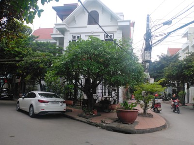 Bán nhà 3 tầng lô góc 92m2 phố Tô Vũ, Văn Cao phù hợp kinh doanh buôn bán 0