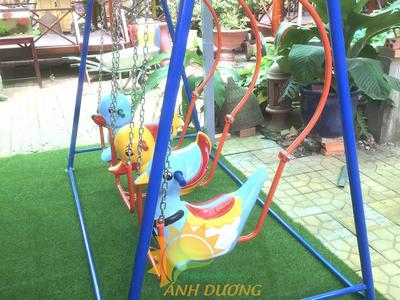 Xích đu 3 con thú 3 chỗ ngồi cho trẻ em mầm non giá cực SỐC 1