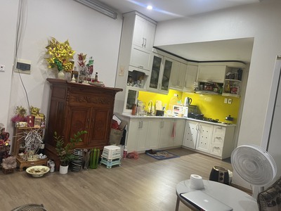 Bán chung cư N01, 84 Chùa Láng- ĐH Ngoại Thương 50m2, 1 ngủ, 1 vs, full nội thất xịn nhỉnh 2 tỷ 18