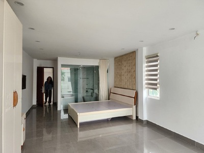 Cho thuê nhà ở Dịch vọng 4T x70m2, oto đỗ trong nhà, full đồ ở làm vp, trung tâm tiếng anh 0