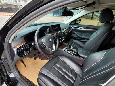 Bán nhanh xe BMW 530i luxury 2