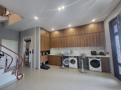 Cho thuê nguyên căn 6 phòng căn hộ tại Vinhomes Marina, giá 40tr 3