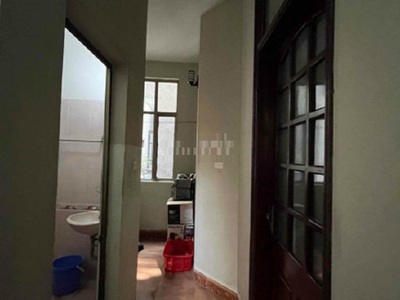 Cho thuê nhà Đường Bưởi 3 tầng x 36m2 cho hộ gia đình hoặc nhóm 0