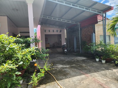 Chính chủ cần bán nhà, đất đẹp, vị trí đẹp, khu dân cư đông đúc tại Đức Hòa 3