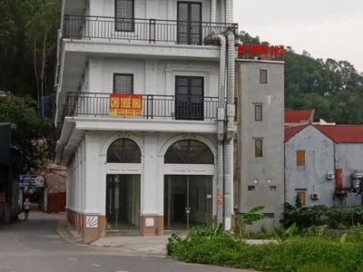 Cho thuê tòa nhà mặt đường ql 37 kcn vân trung, việt yên, bắc giang. diện tích mặt sàn 1.100m2 1