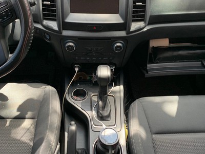 Chính chủ bán Ford Everest Embient AT 2019 đăng ký lần đầu 2020. 7