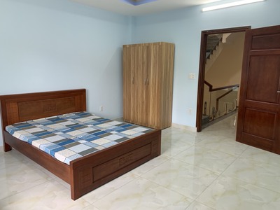Cho thuê nhà đường Thiên Lôi mặt tiền 5m 3