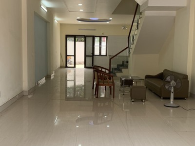 Cho thuê nhà đường Thiên Lôi mặt tiền 5m 5