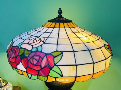 Giao lưu em đèn tiffany họa tiết hoa hồng 3