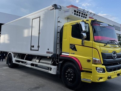 Hino500 FG 8t3 thùng 8m6 9