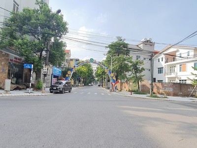 Cho thuê nhà mặt phố Nguyễn Du, Khai Quang, Vĩnh yên, Vĩnh Phúc. DT 230m2 giá 10 triệu 1