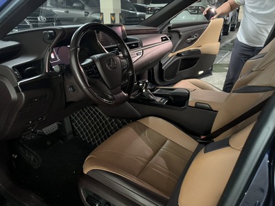 Lexus ES250 sản xuất 2018 đăng ký 2019 2