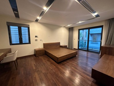 Biệt thự đơn lập dịch vọng 189m2,4 tầng, mt 14m, tặng nội thất giá 5x tỷ 2