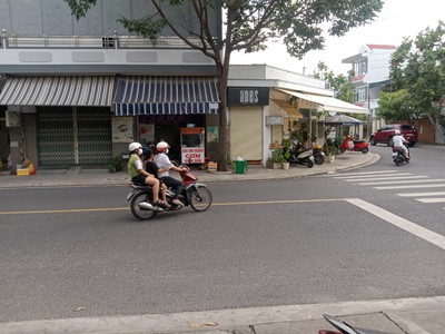 Cần sang lại quán nhậu đường nguyễn thị định, phước long, nha trang, do mình phụ nữ một mình mở 1