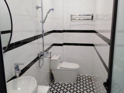 Nhà mặt ngõ tại âu cơ 3 tầng  48m2. nhà đẹp, thiết kế sang xịn mịn có giá 5,1 tỷ. 4