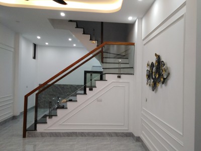 Nhà mặt ngõ tại âu cơ 3 tầng  48m2. nhà đẹp, thiết kế sang xịn mịn có giá 5,1 tỷ. 1