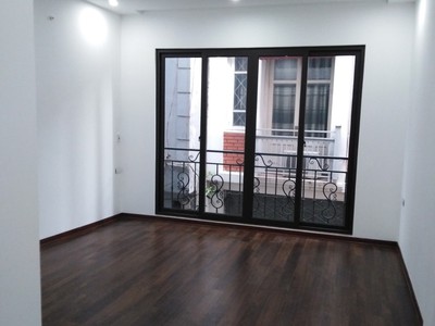 Nhà mặt ngõ tại âu cơ 3 tầng  48m2. nhà đẹp, thiết kế sang xịn mịn có giá 5,1 tỷ. 3