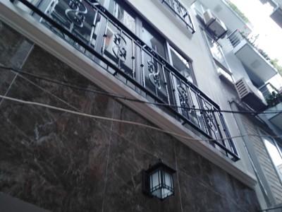 Nhà mặt ngõ tại âu cơ 3 tầng  48m2. nhà đẹp, thiết kế sang xịn mịn có giá 5,1 tỷ. 0