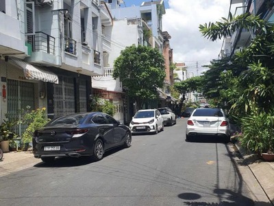 Bán biệt thự sân vườn ngang 12m dương quảng hàm 250m2 2 tầng mái thái gần emart 26.5 tỷ. 1
