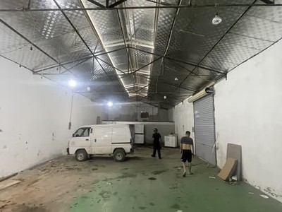 Cho thuê mặt bằng kinh doanh, kho xưởng dt 200m2 mặt phố bắc cầu, long biên, hn 1