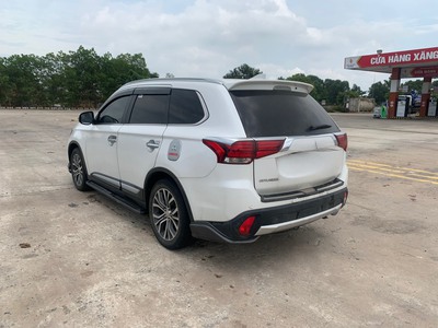 Bán xe Outlander sx 2018 bản premium 2.4 hai cầu 0