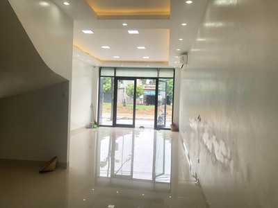 Cho thuê nhà 5 tầng mặt đường Nguyễn Tất Thành, Vĩnh yên, Vĩnh Phúc. Gía 25 triệu 1