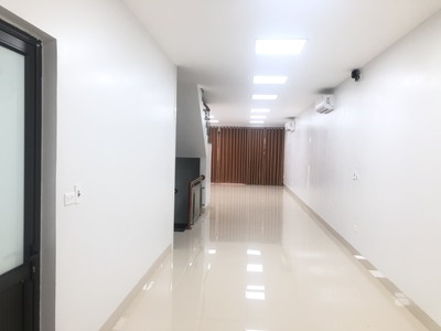 Cho thuê nhà 5 tầng mặt đường Nguyễn Tất Thành, Vĩnh yên, Vĩnh Phúc. Gía 25 triệu 4